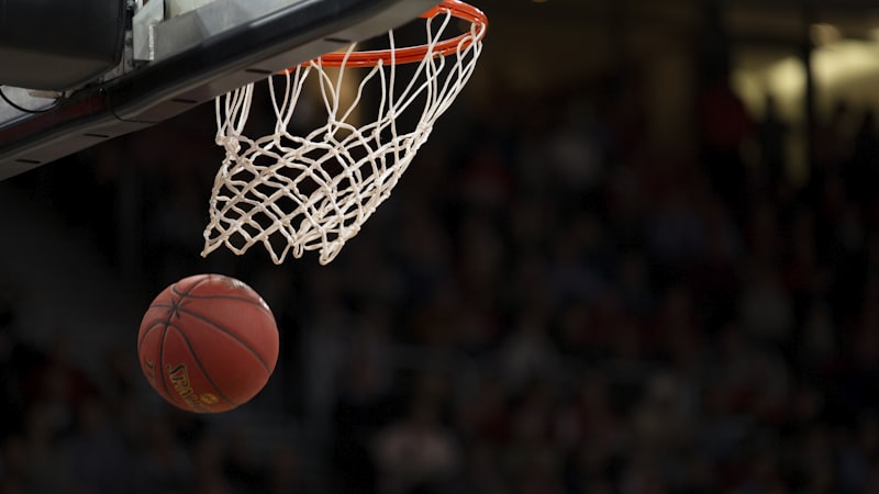 篮球比赛现场 - NBA球员扣篮精彩瞬间